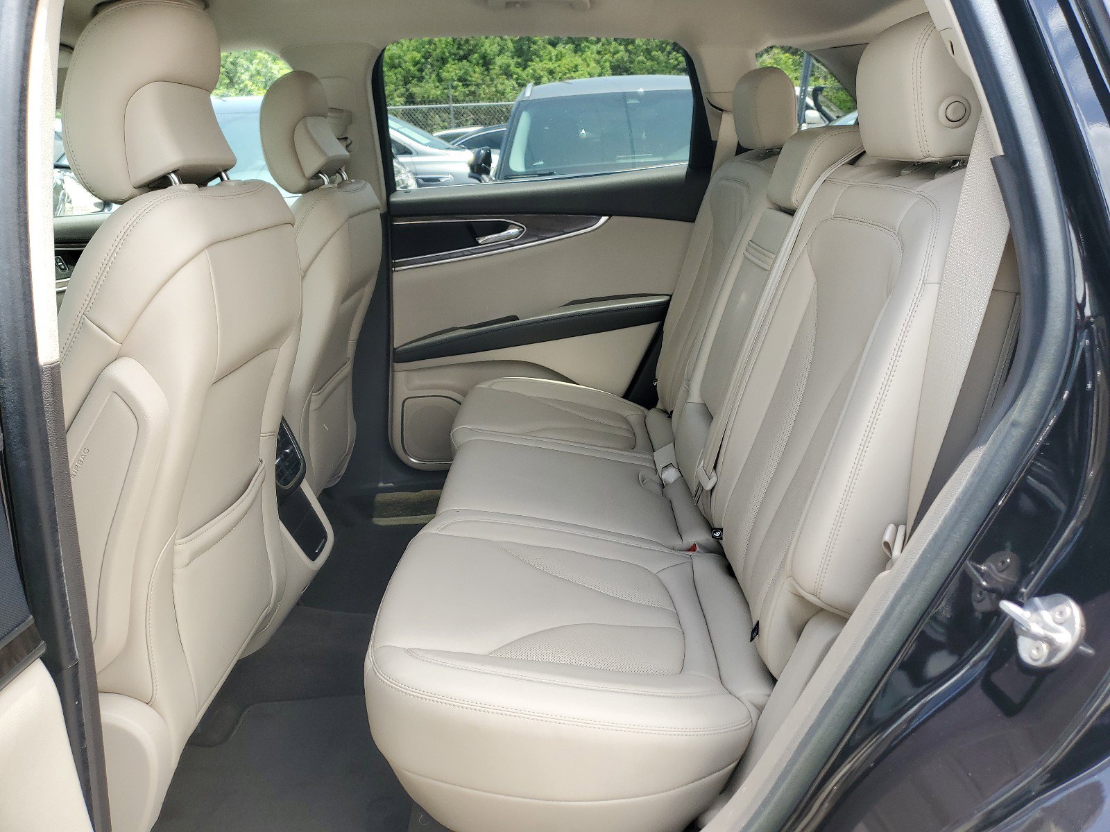 Used 2019 Lincoln Nautilus Select image 10