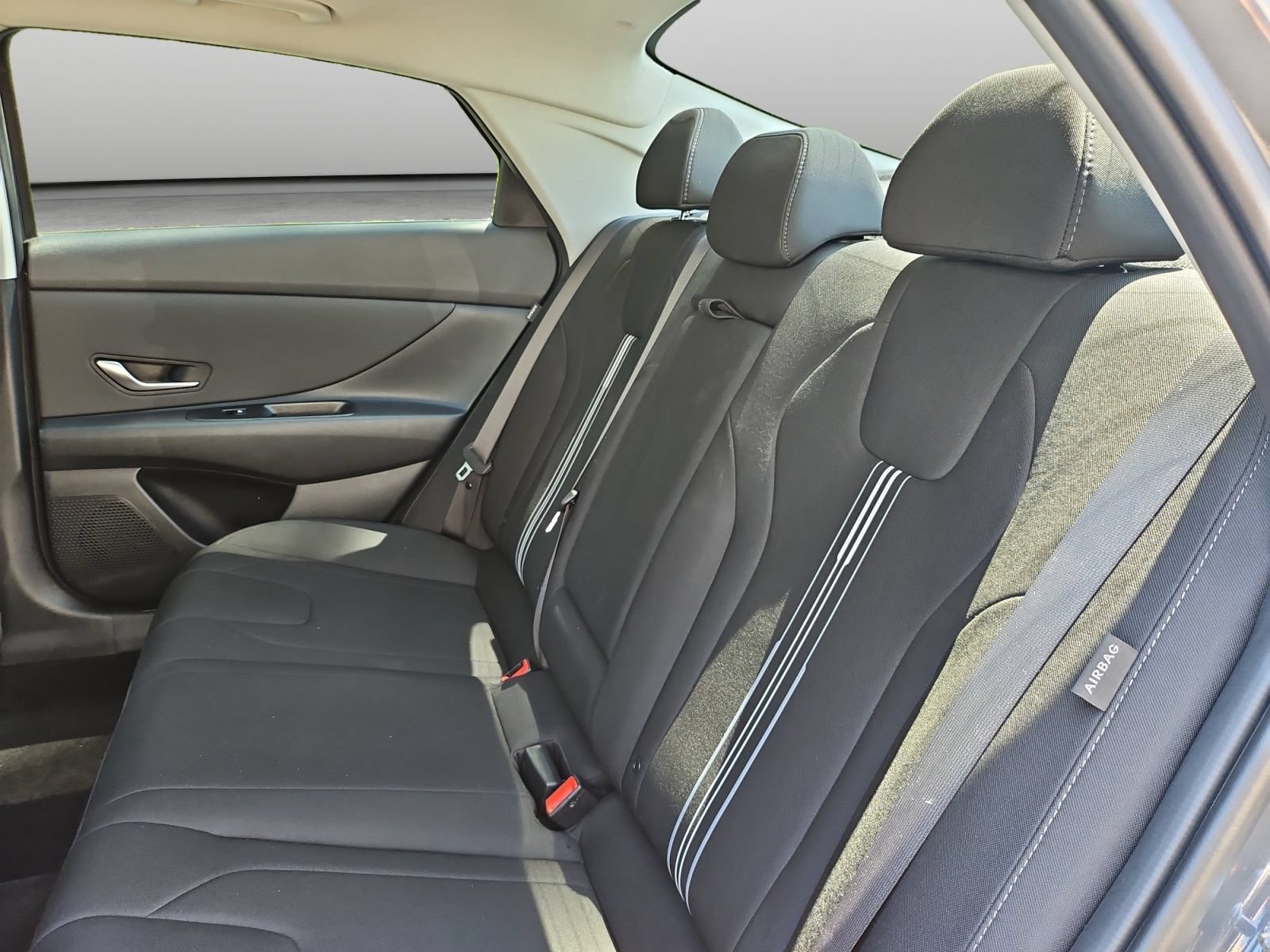 Used 2025 Hyundai Elantra SEL FWD image 42