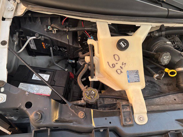 Used 2013 Chevrolet Express 2500 RWD image 12