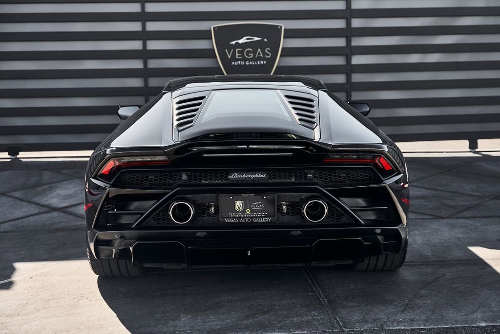 Used 2021 Lamborghini Huracan EVO image 20
