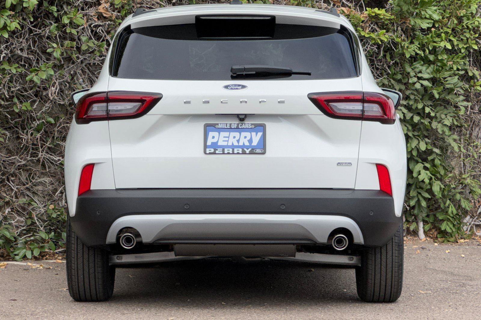 New 2025 Ford Escape PHEV image 5
