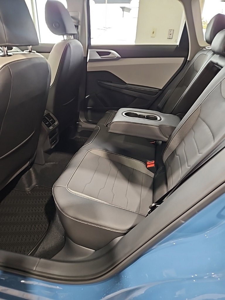 New 2026 Volkswagen Taos SE image 22