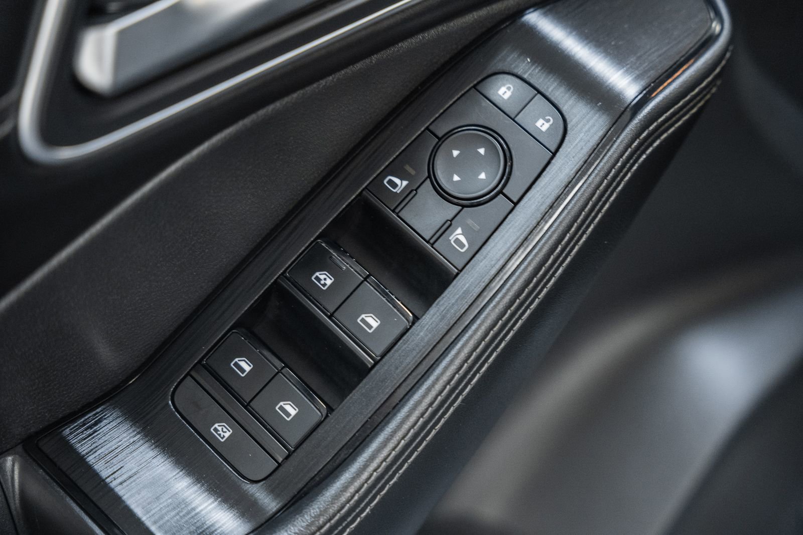 Used 2021 Nissan Rogue SV w/ Premium Package image 45