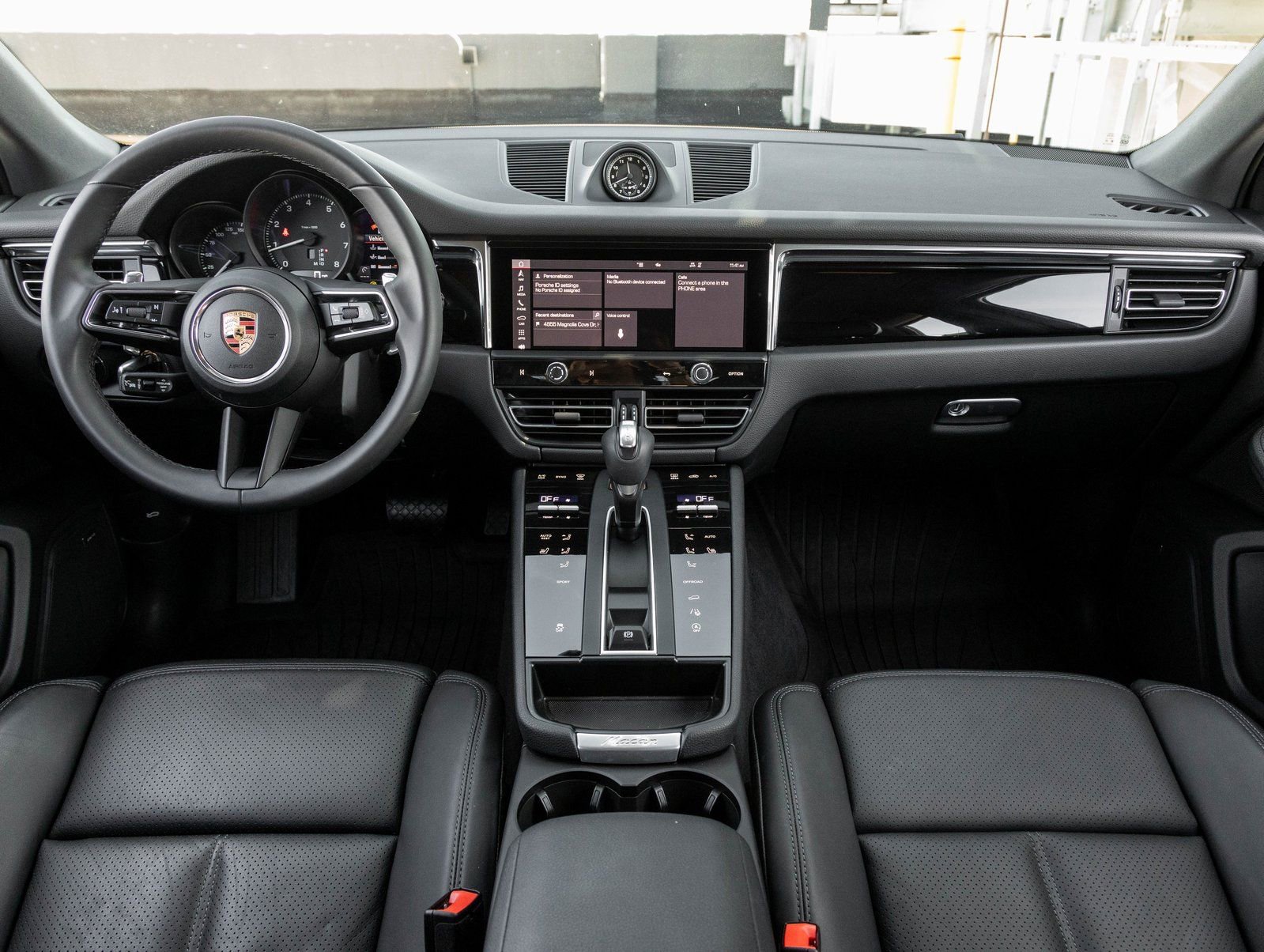 Certified 2026 Porsche Macan image 12