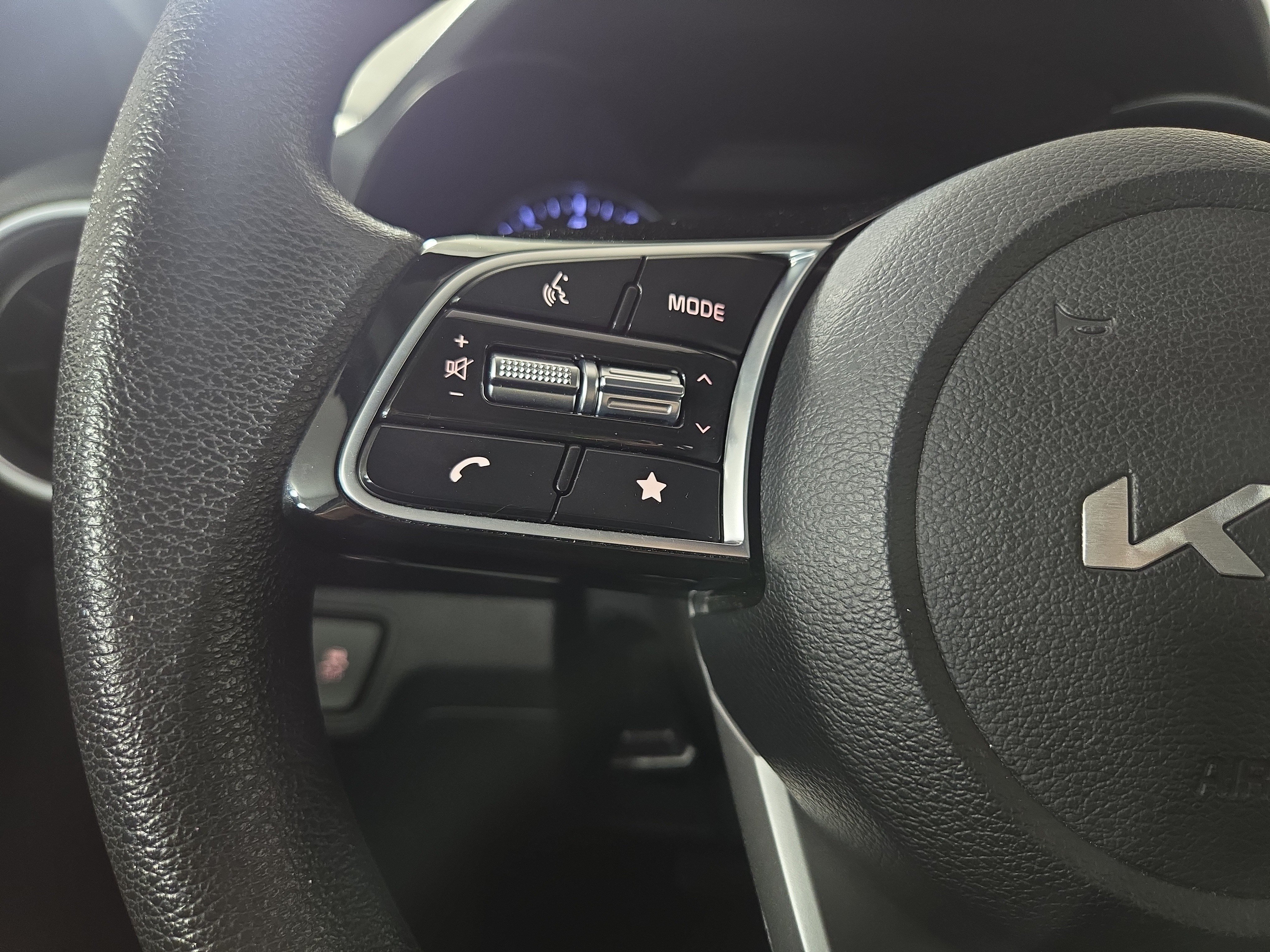 Used 2023 Kia Forte LXS FWD image 15