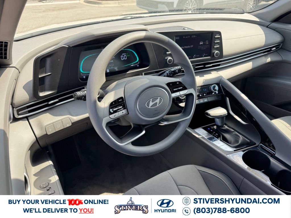 New 2026 Hyundai Elantra Hybrid FWD image 2