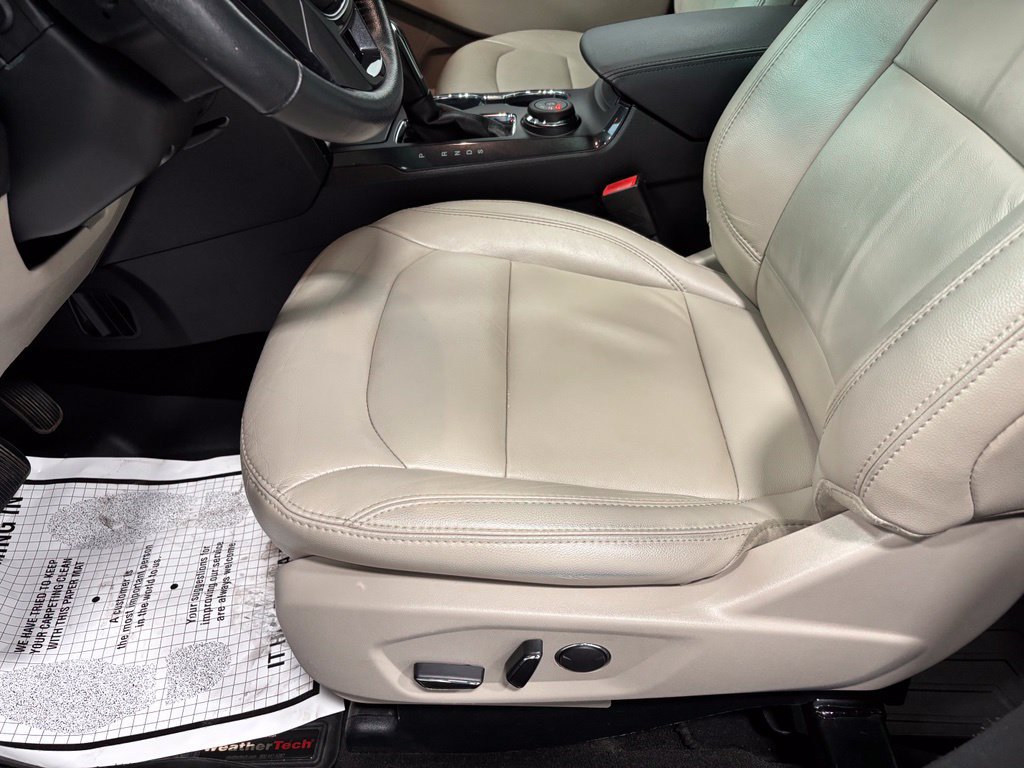 Used 2018 Ford Explorer XLT w/ Equipment Group 202A AWD/4WD image 12
