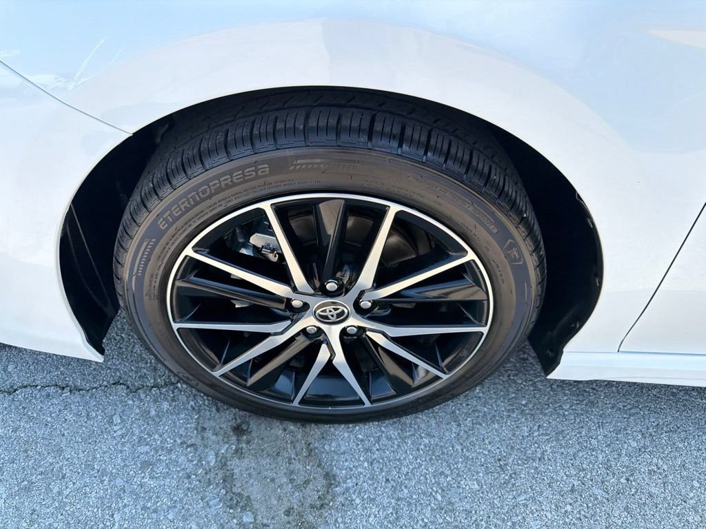 Used 2024 Toyota Camry SE FWD image 9
