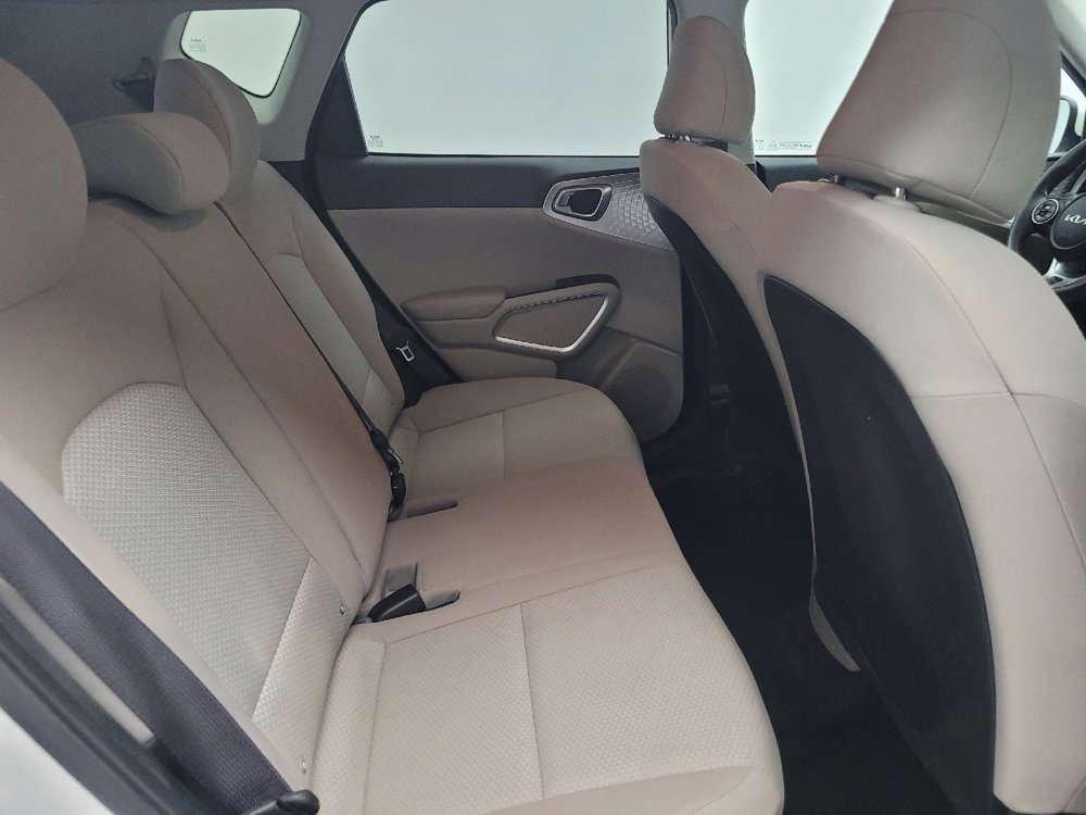 Used 2022 Kia Soul LX image 19