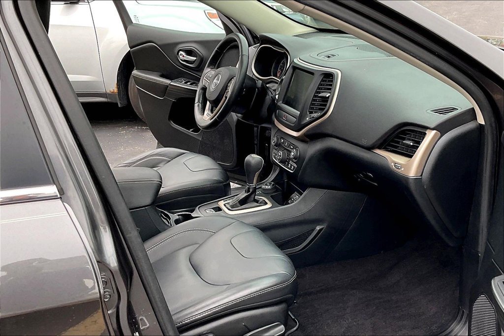 Used 2016 Jeep Cherokee Limited AWD/4WD image 8