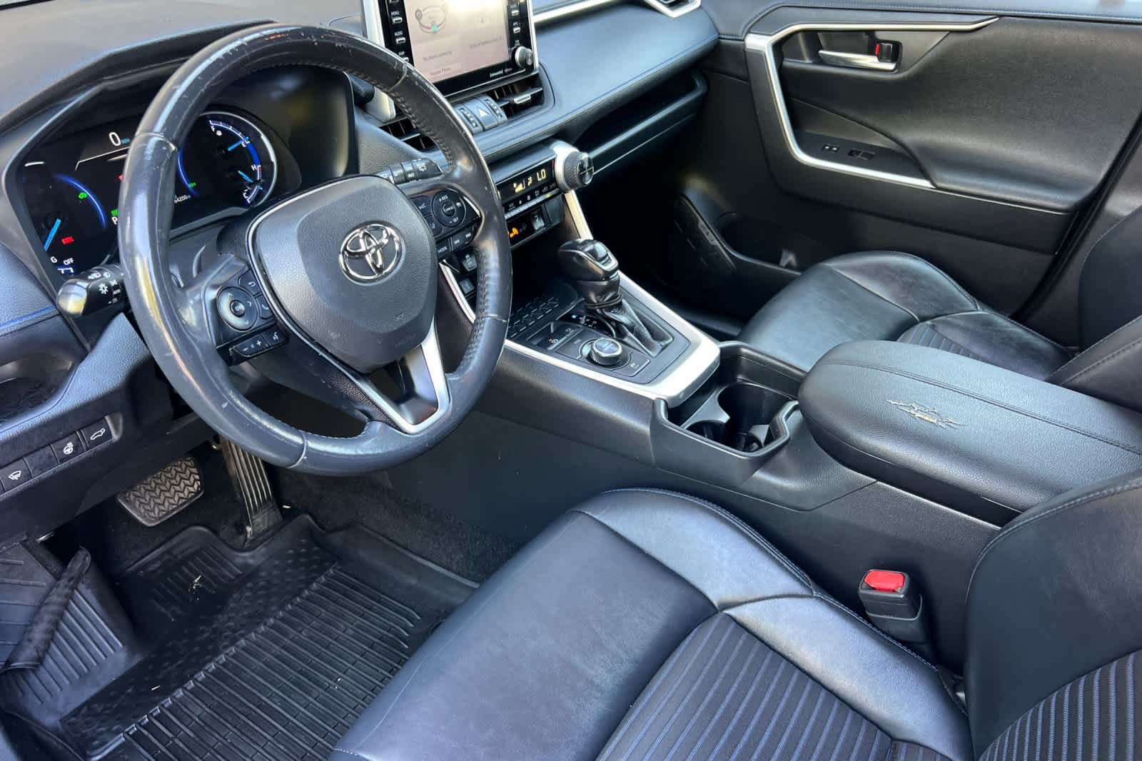 Used 2020 Toyota RAV4 XSE w/ XSE Grade Weather Package AWD/4WD image 11