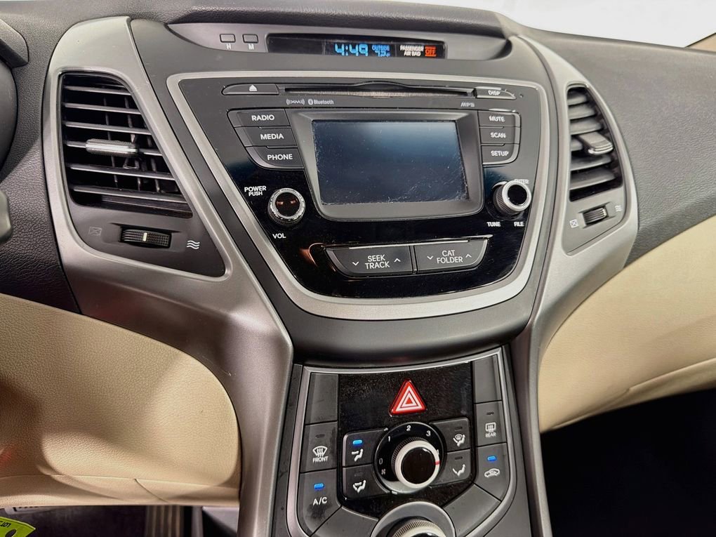 Used 2014 Hyundai Elantra SE w/ Option Group 02 FWD image 18