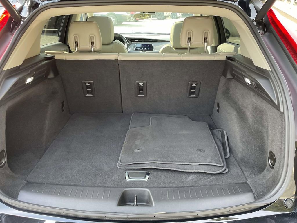 Certified 2023 Cadillac XT4 Luxury image 10