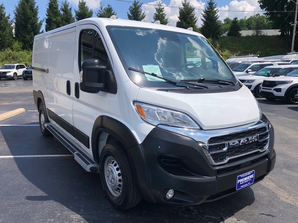 Used 2025 RAM ProMaster 2500 w/ U-Haul Equipment Group FWD image 8