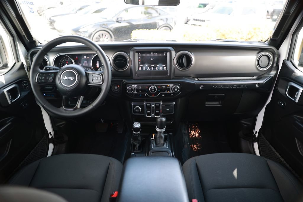 Used 2023 Jeep Wrangler Unlimited AWD/4WD image 25