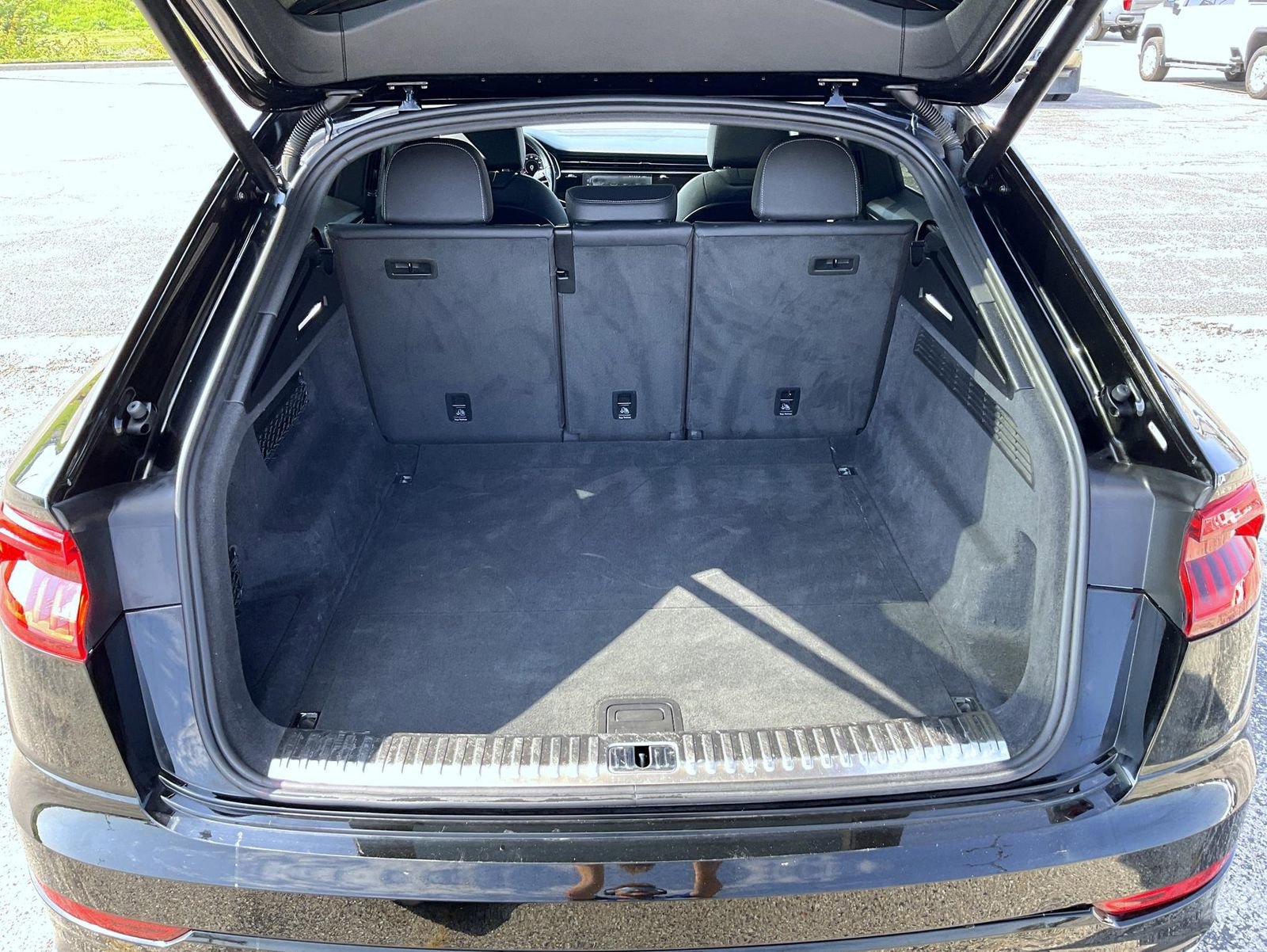 Used 2019 Audi Q8 Premium image 21