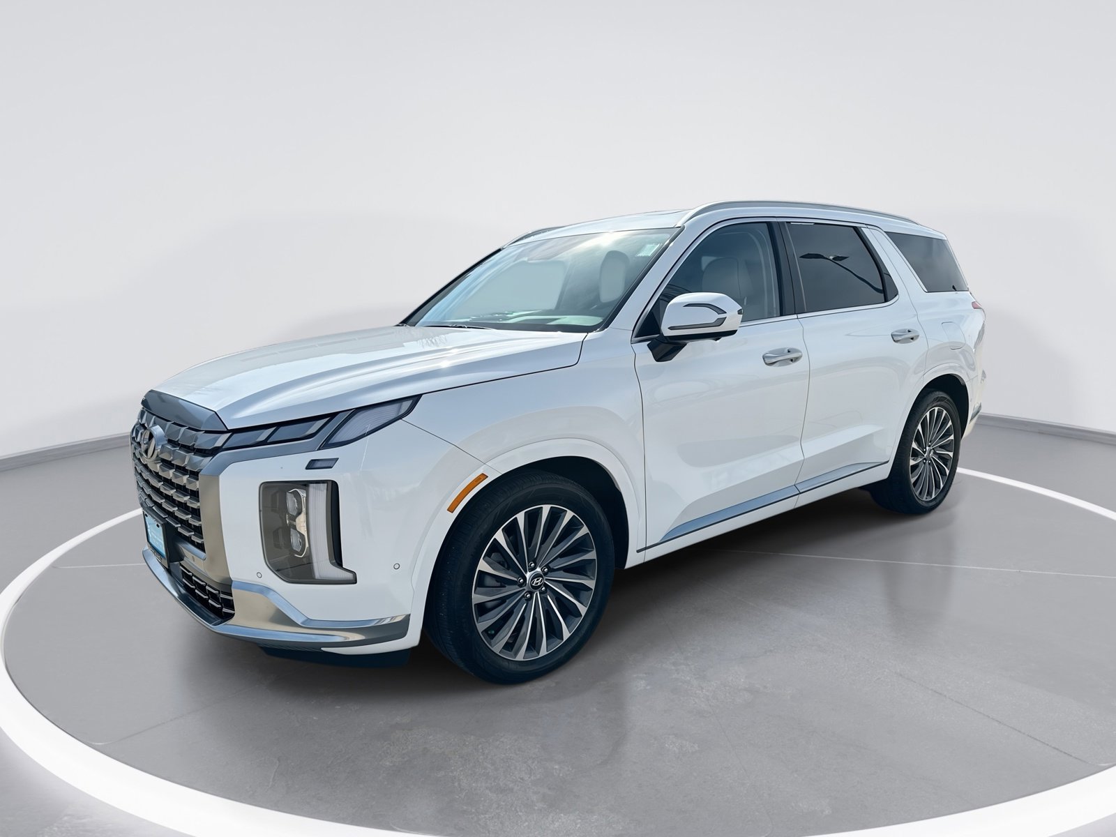 Used 2024 Hyundai Palisade Calligraphy image 1