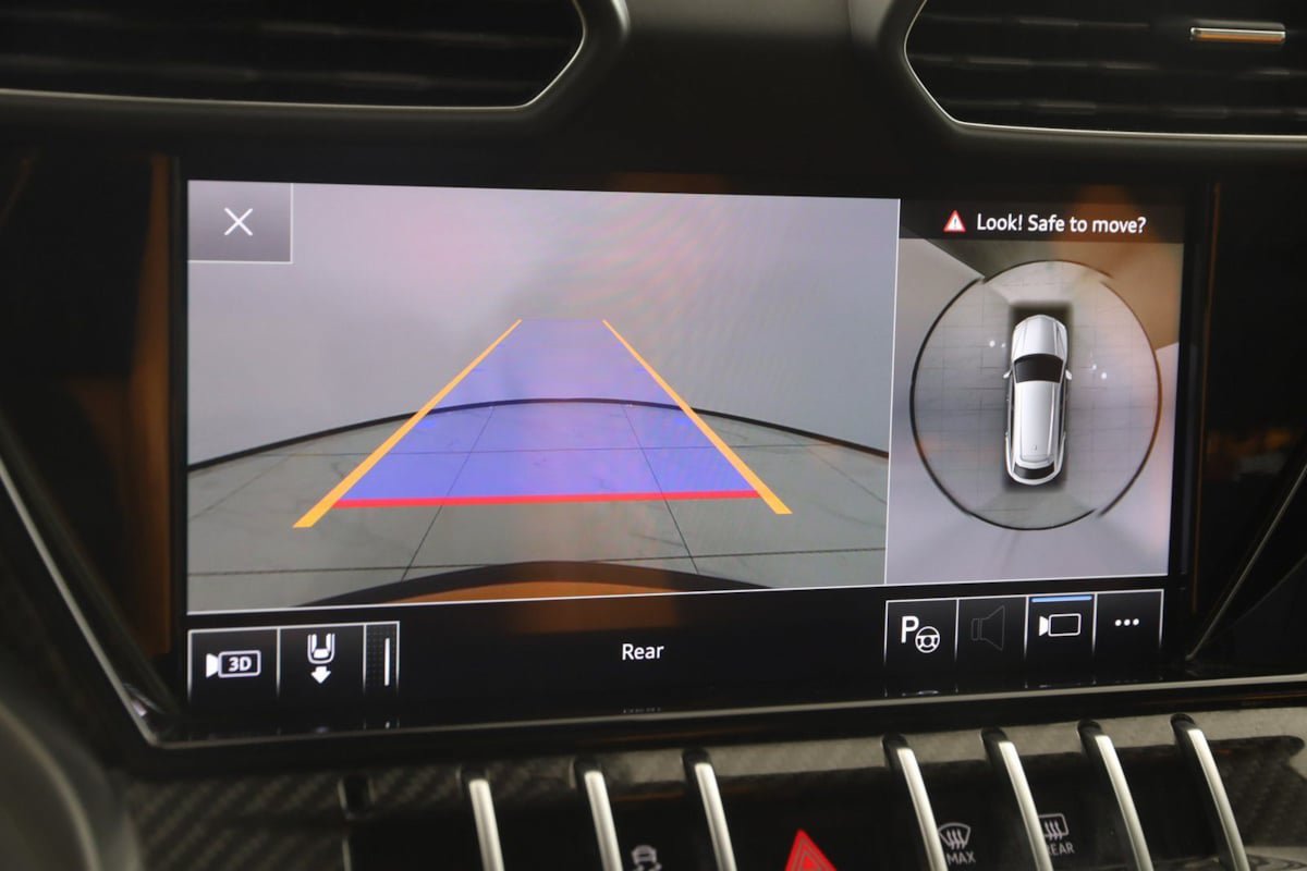 Used 2021 Lamborghini Urus AWD/4WD image 11