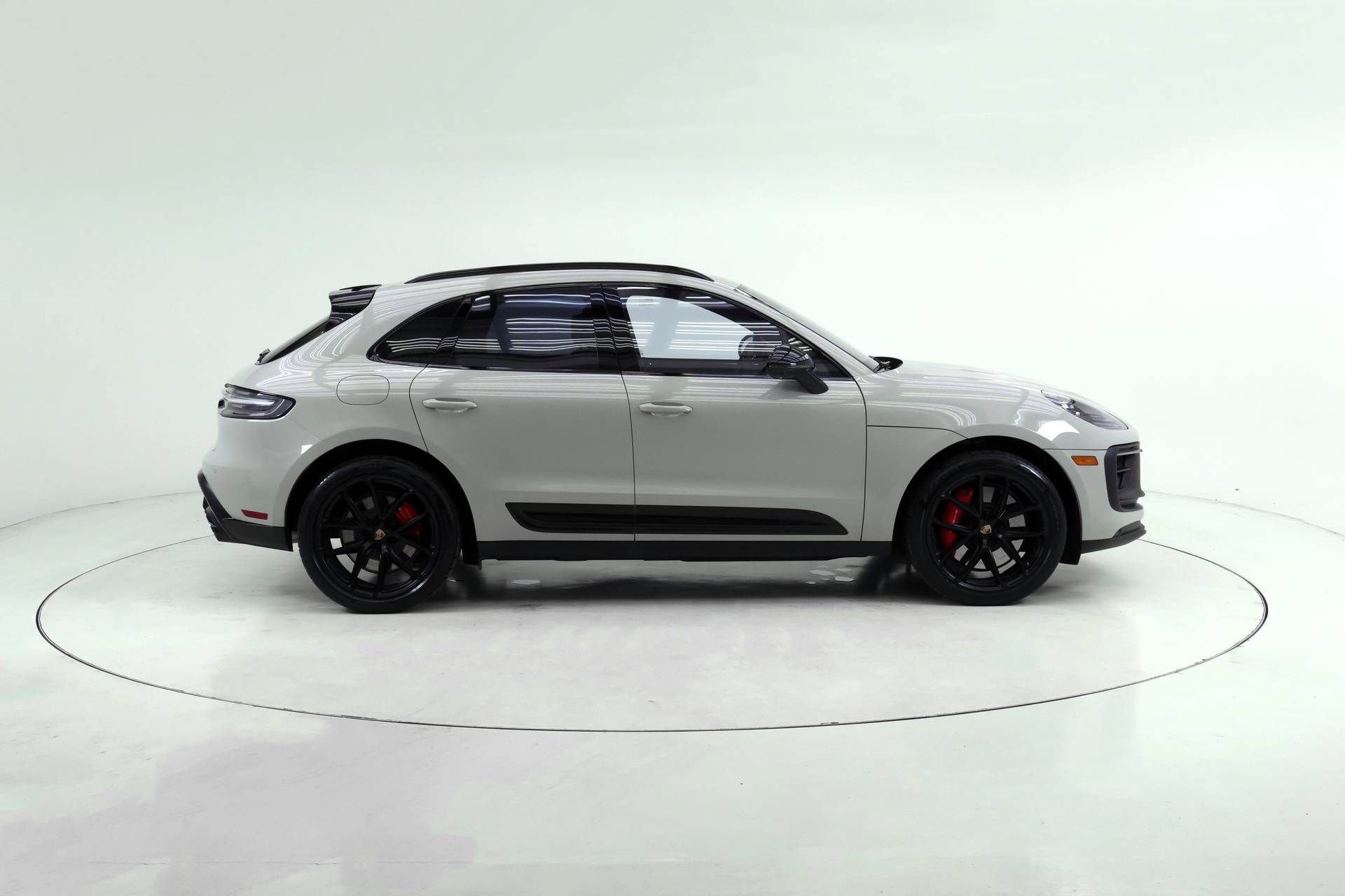 Used 2026 Porsche Macan GTS AWD/4WD image 10