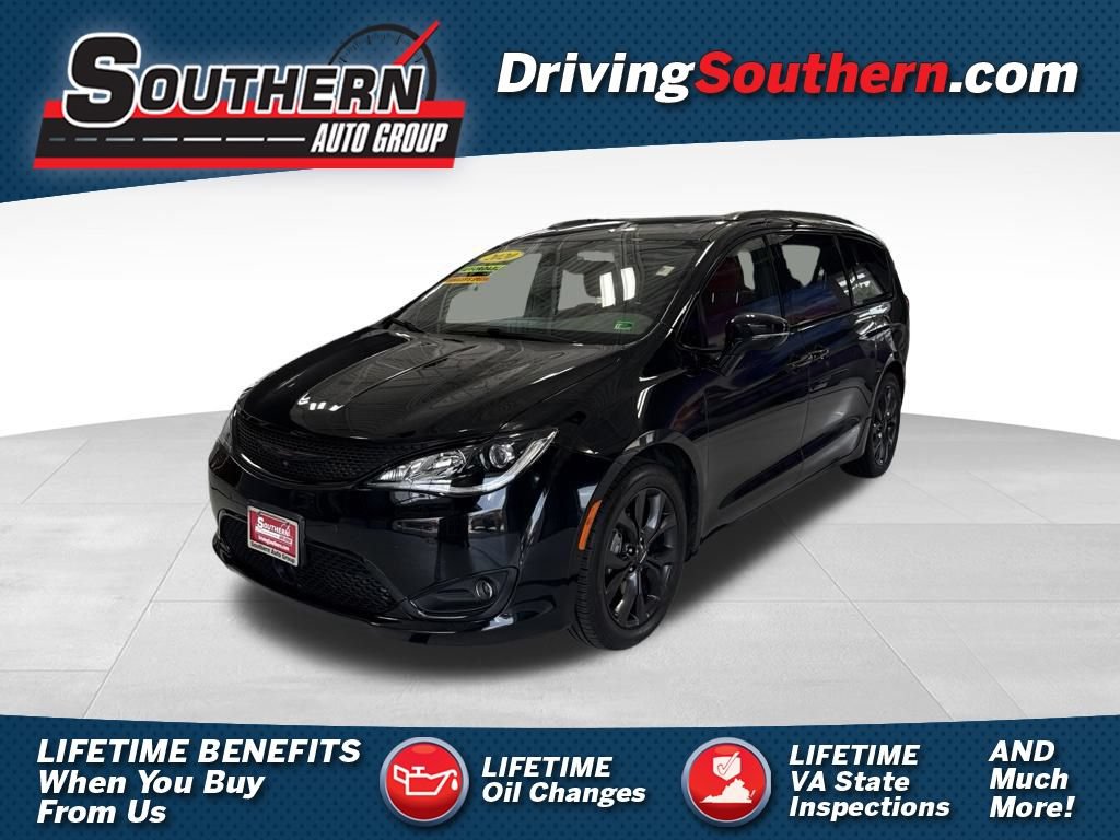 Used 2020 Chrysler Pacifica Limited w/ Quick Order Package 27H Red S FWD image 1