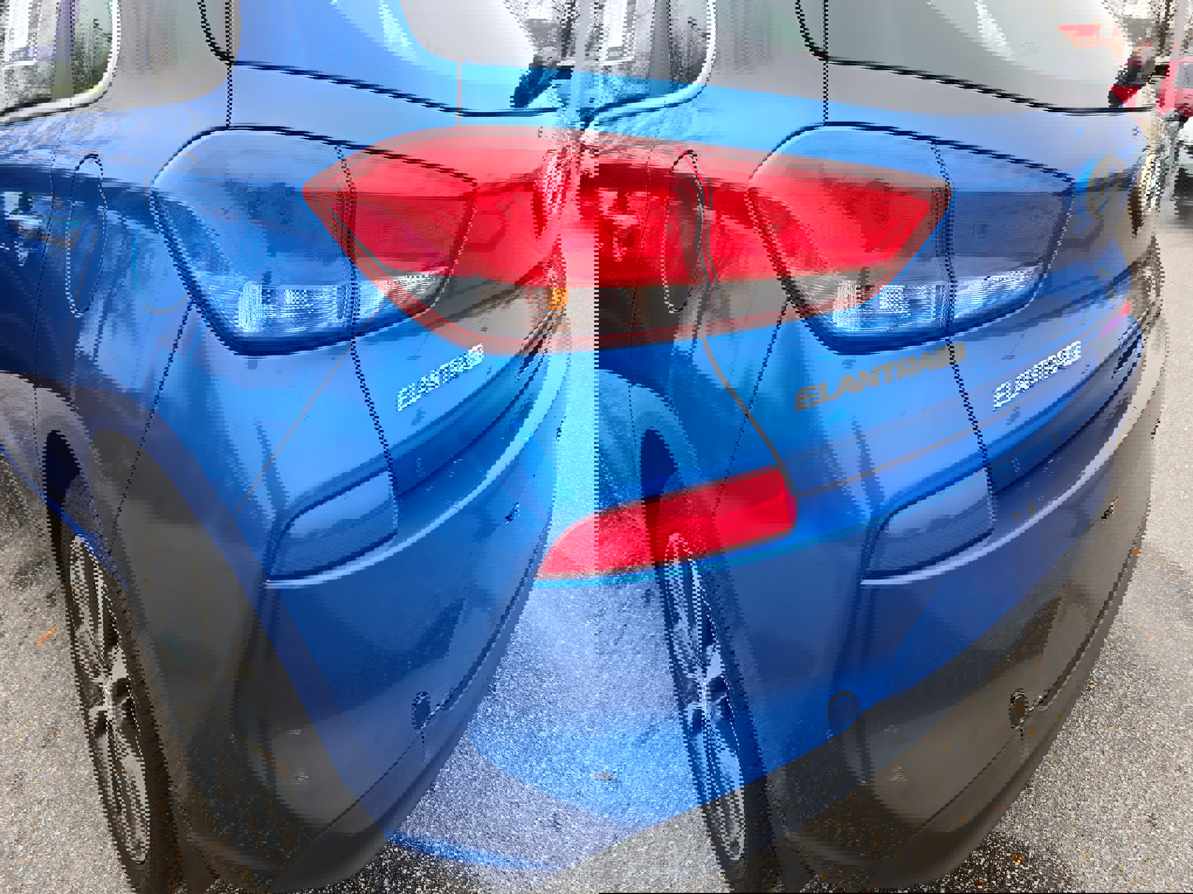 Used 2018 Hyundai Elantra GT image 34