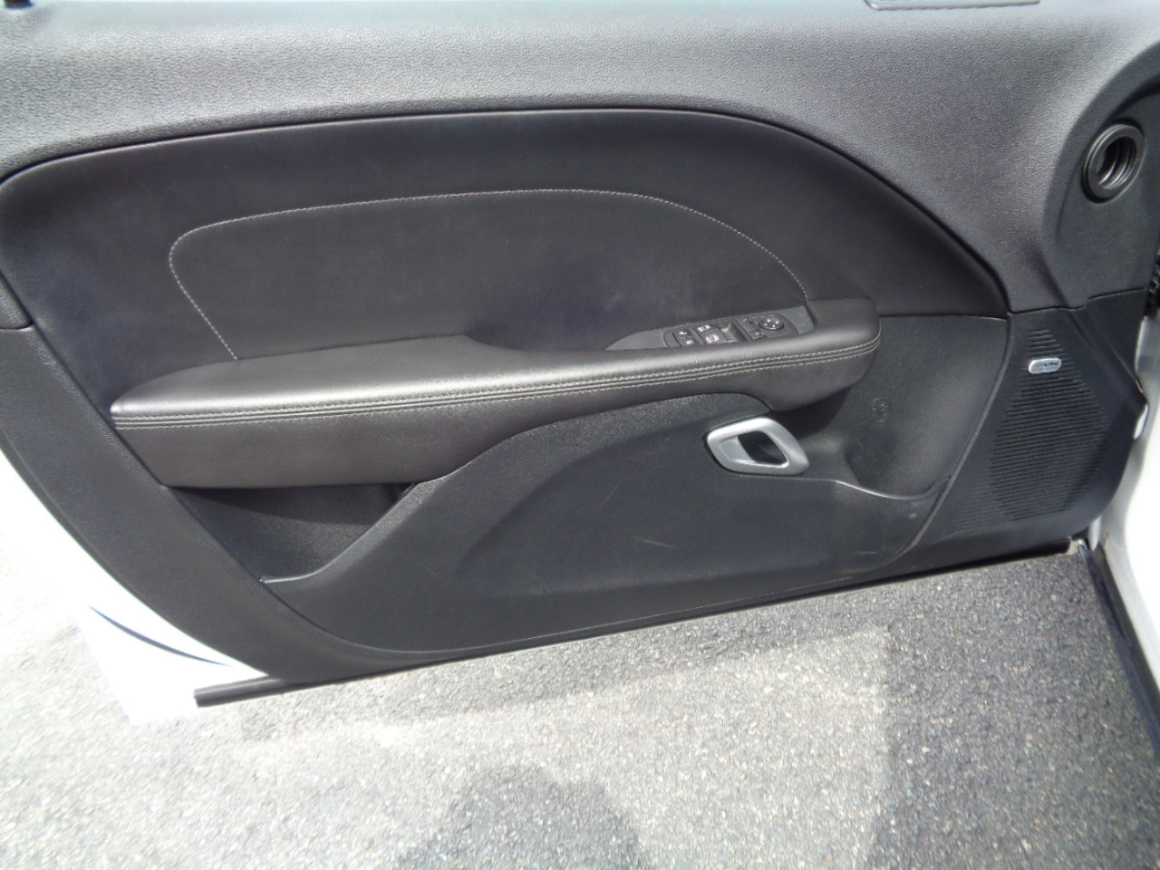 Used 2018 Dodge Challenger R/T Plus image 9