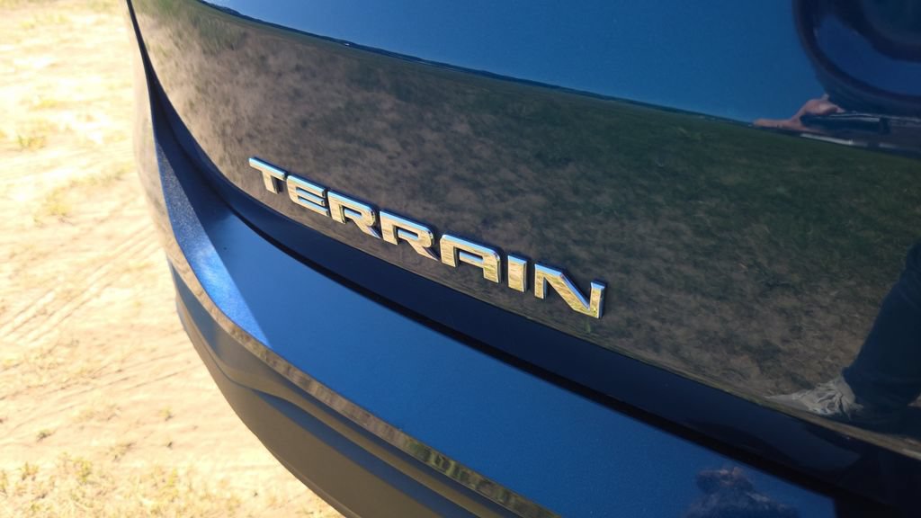Used 2020 GMC Terrain SLE FWD image 25