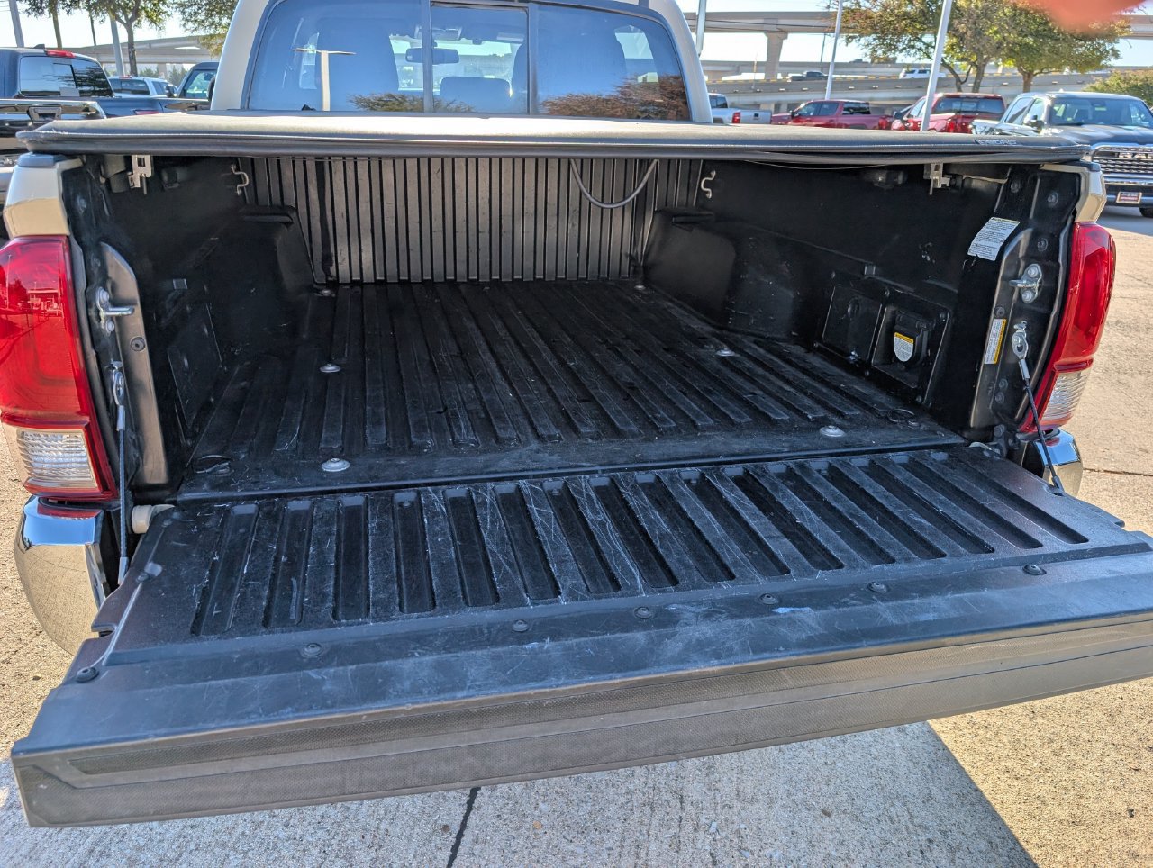 Used 2016 Toyota Tacoma TRD Off-Road w/ Towing Package RWD image 29