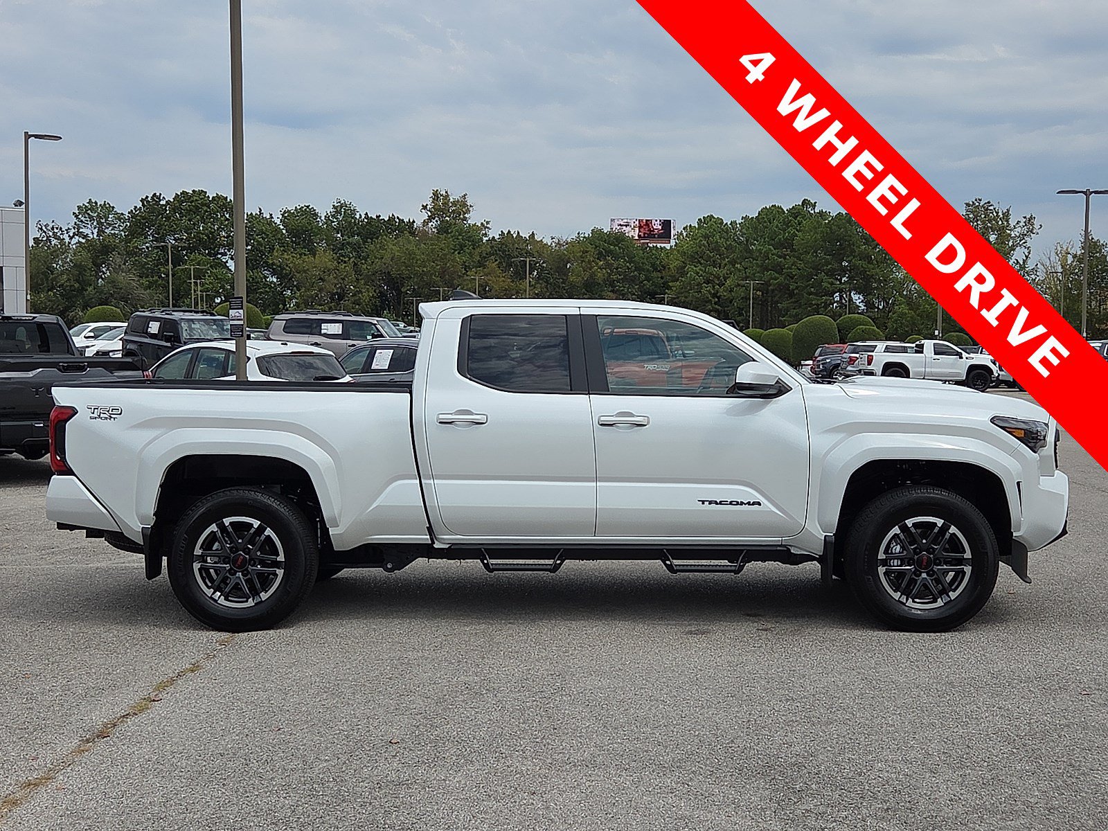 Used 2025 Toyota Tacoma TRD Sport AWD/4WD image 6