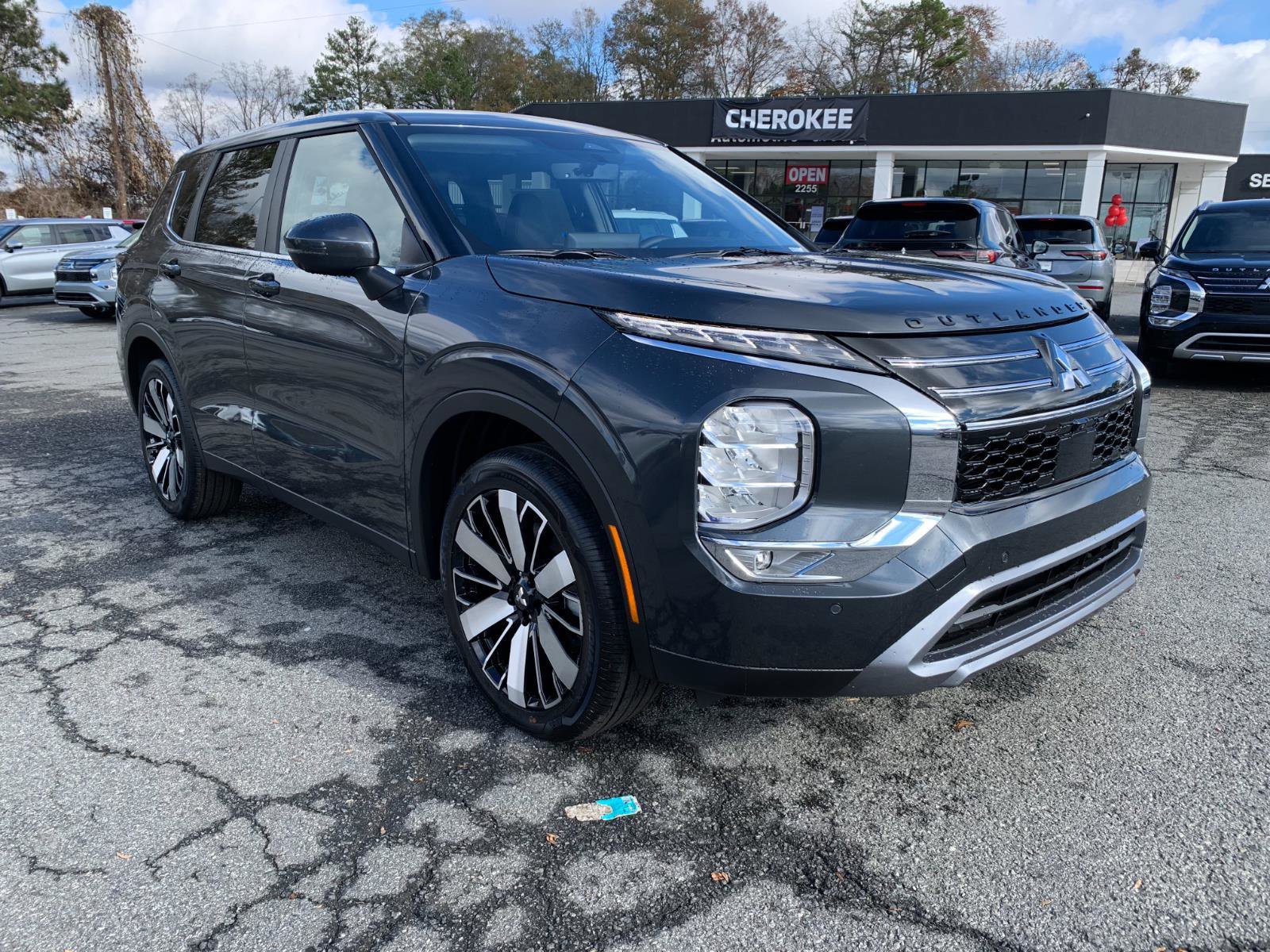 New 2025 Mitsubishi Outlander SE