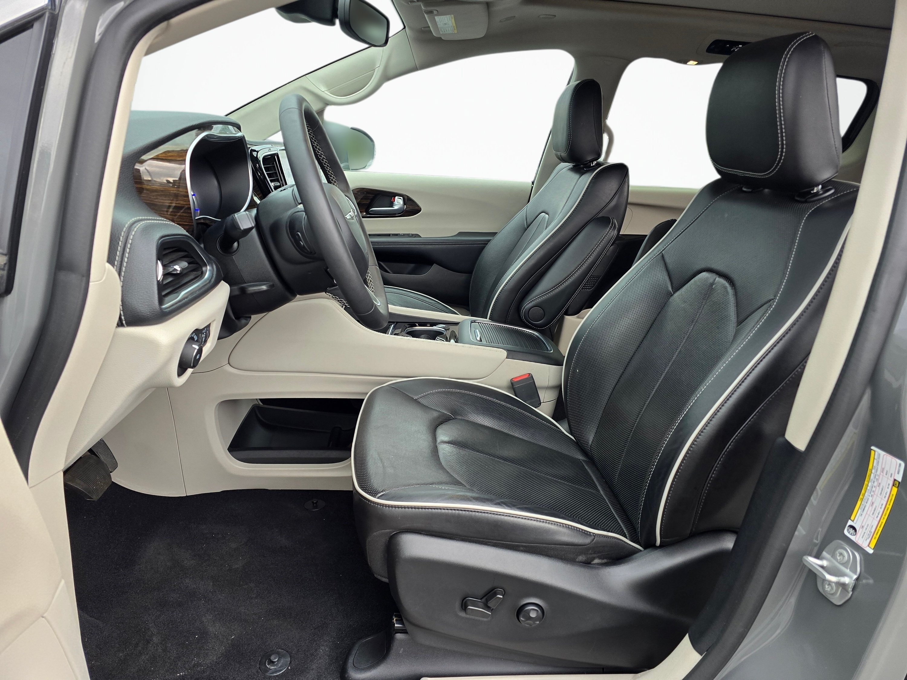 Used 2022 Chrysler Pacifica Limited FWD image 12
