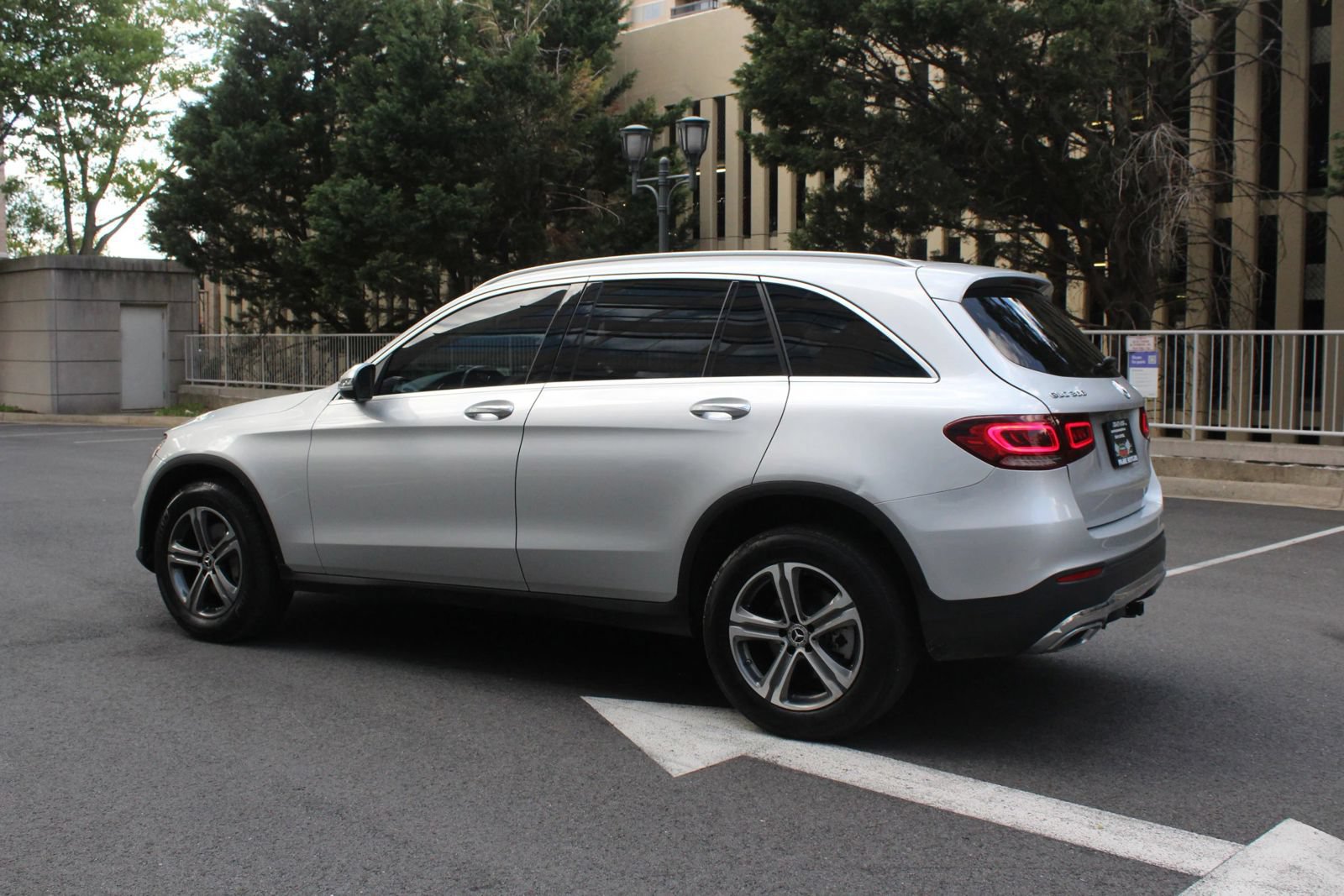 Used 2020 Mercedes-Benz GLC 300 4MATIC w/ Multimedia Package image 9