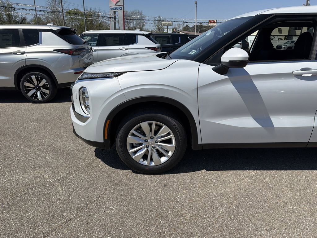 New 2026 Mitsubishi Outlander ES AWD/4WD image 9