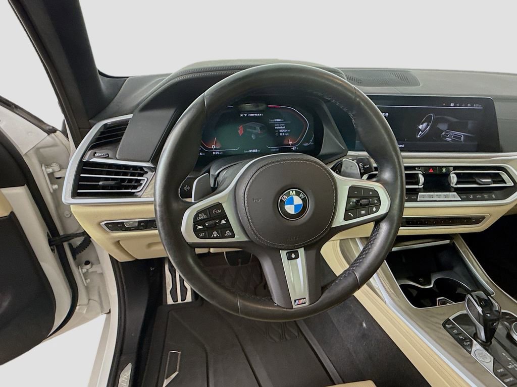 Used 2022 BMW X7 M50i image 11