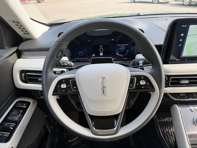 Used 2026 Lincoln Aviator AWD image 30