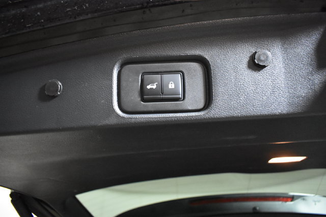 Used 2025 Nissan Pathfinder Platinum AWD/4WD image 33
