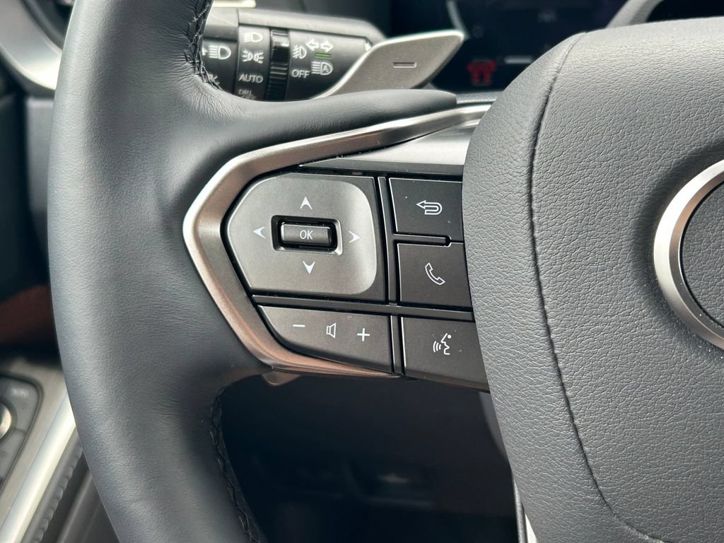 Used 2025 Lexus GX 550 w/ Accessory Package (2T) AWD/4WD image 44