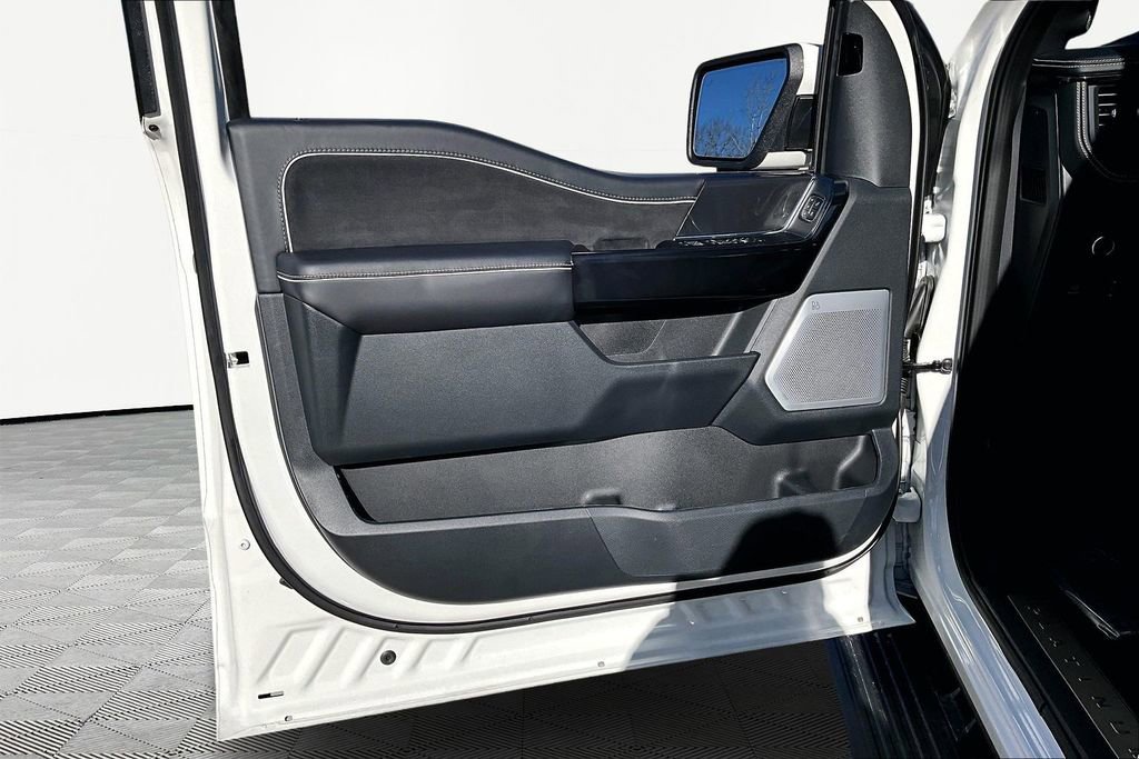 Used 2025 Ford F150 Lightning Platinum image 24