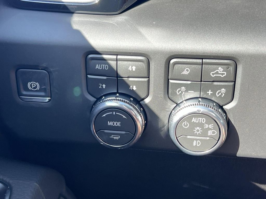 New 2026 GMC Sierra 3500 Denali AWD/4WD image 21