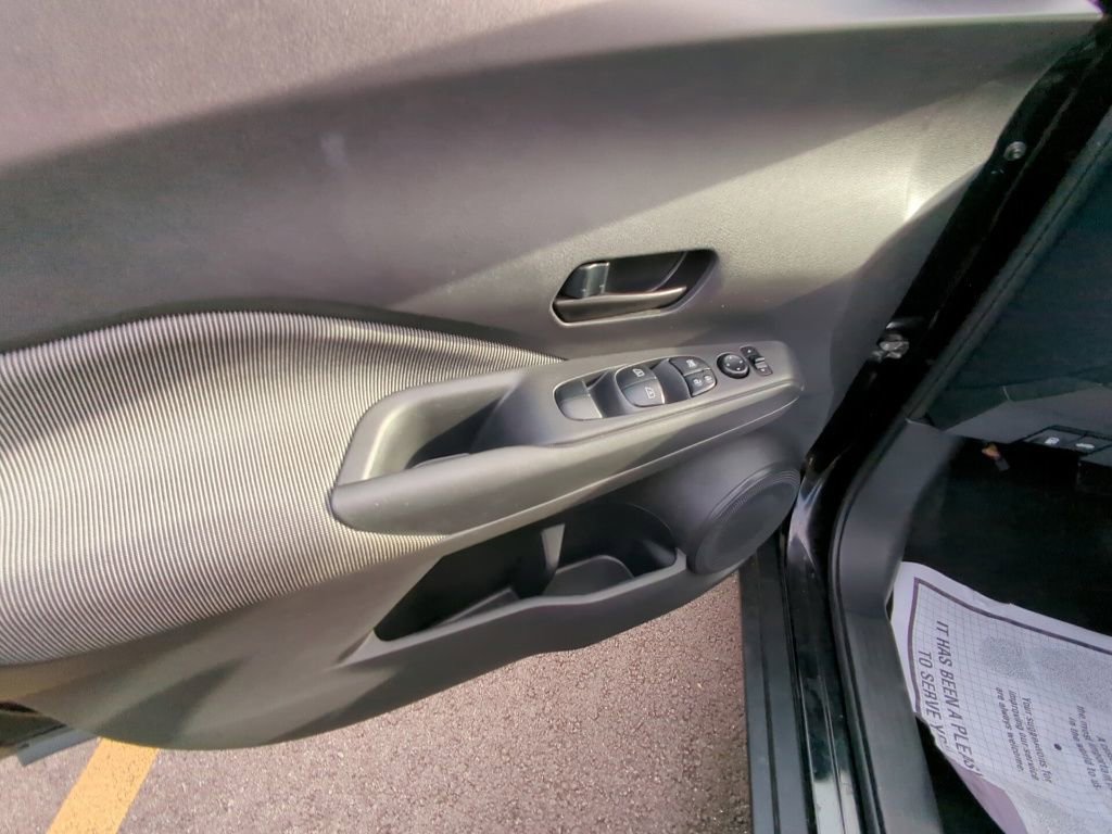 Used 2020 Nissan Kicks S FWD image 7