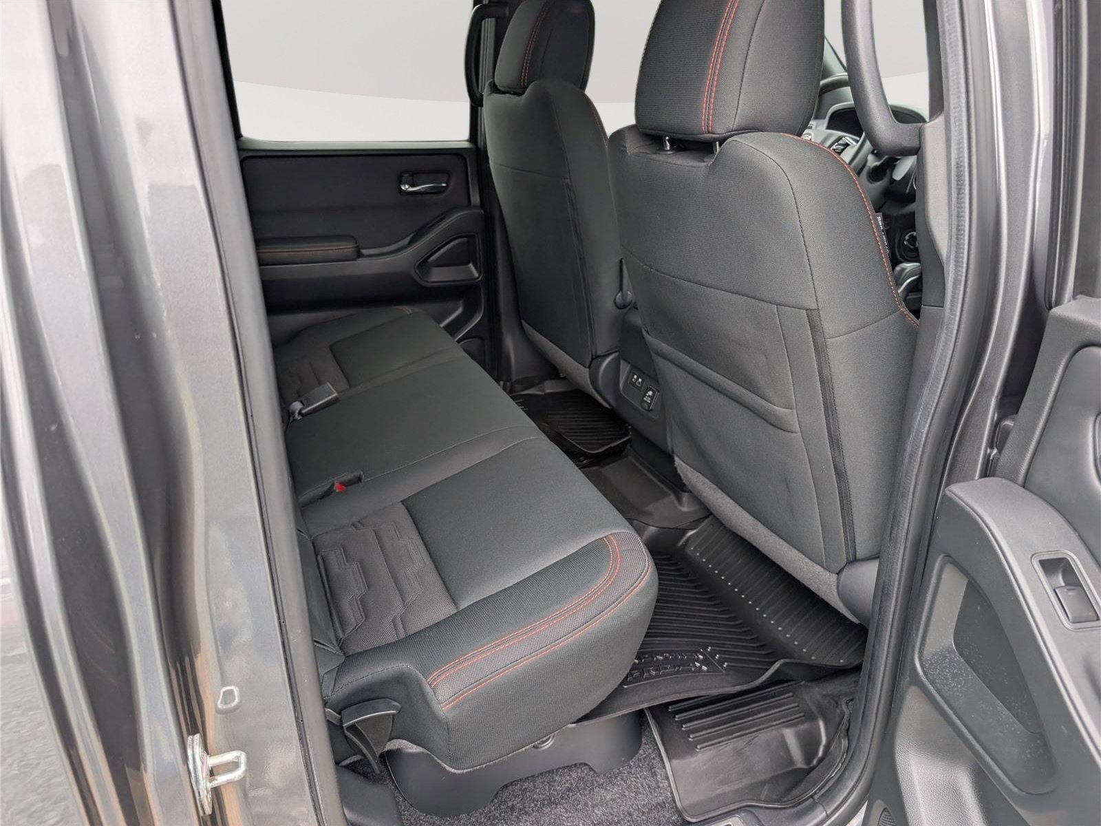Used 2023 Nissan Frontier PRO-4X w/ Pro Convenience Package AWD/4WD image 11