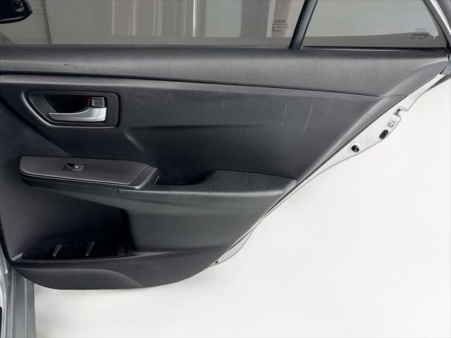 Used 2016 Toyota Camry SE FWD image 25