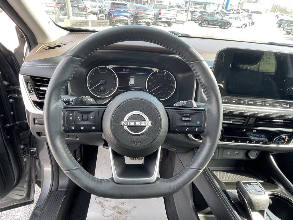 Used 2023 Nissan Rogue SL w/ SL Premium Package image 32