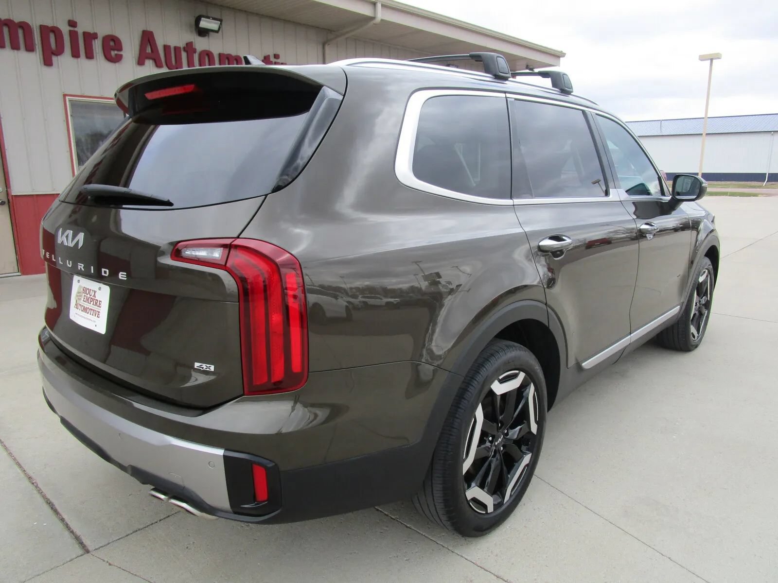 Used 2025 Kia Telluride S AWD/4WD image 9