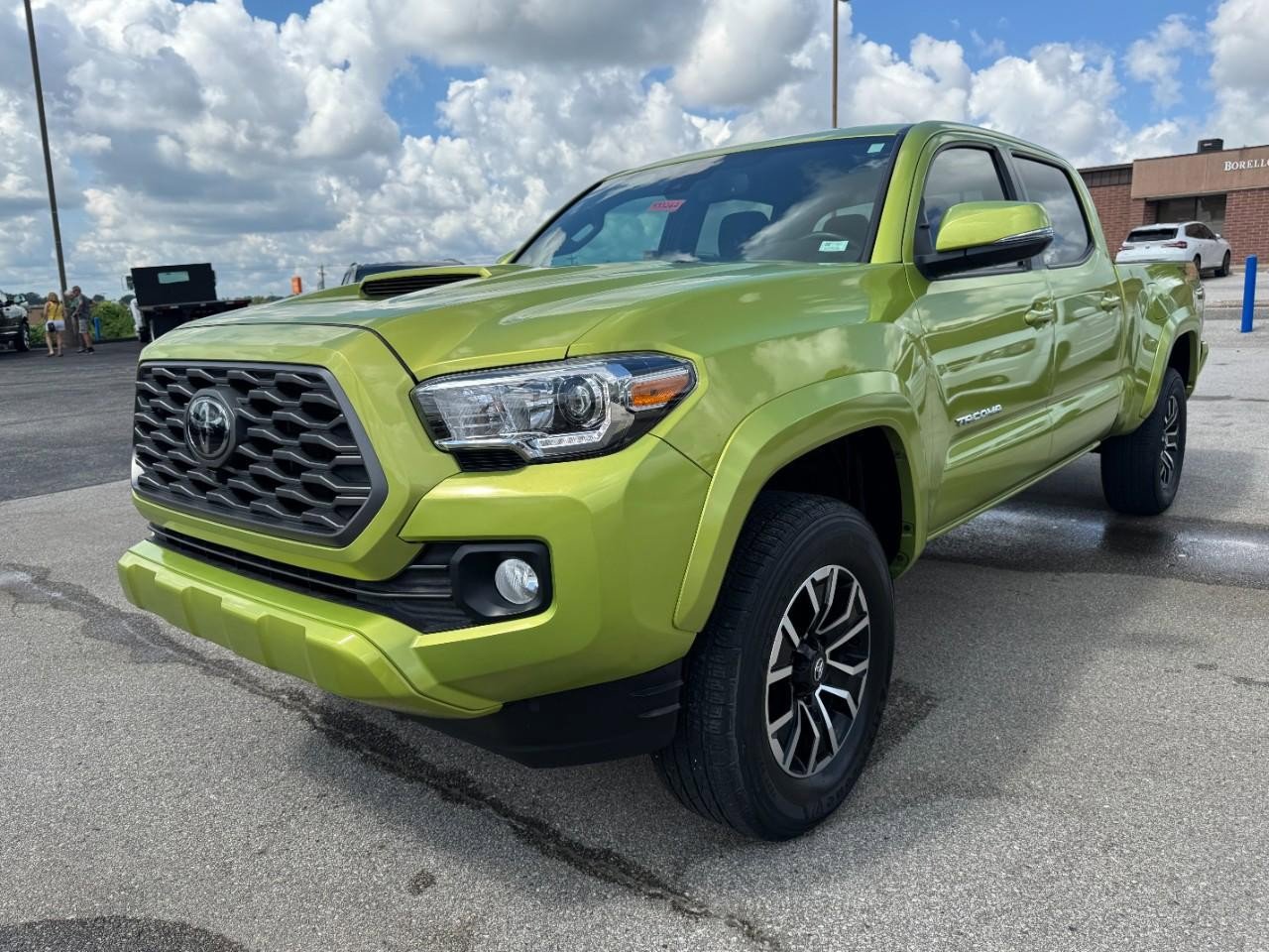 Used 2023 Toyota Tacoma TRD Sport image 9