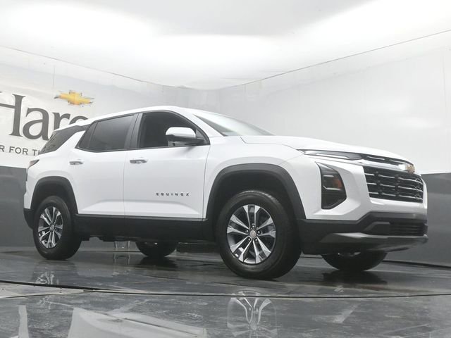 New 2026 Chevrolet Equinox LT w/ Safety and Technology Package image 2