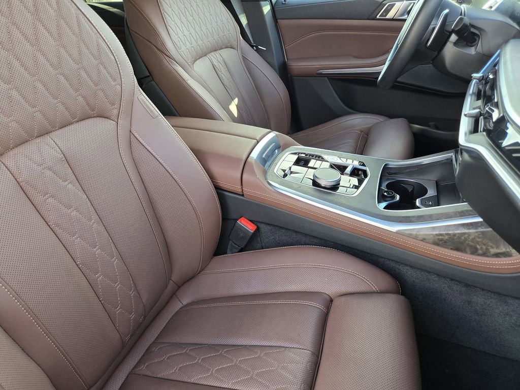 Certified 2025 BMW X7 M60i image 17