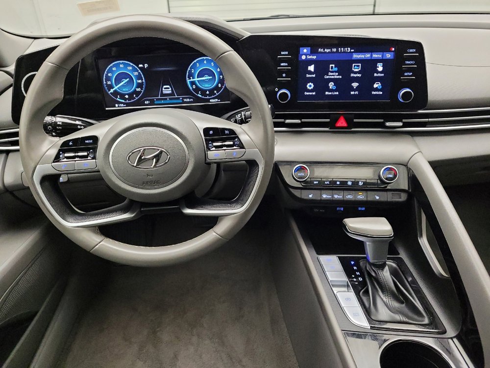 Used 2022 Hyundai Elantra SEL w/ Convenience + Premium Package image 22