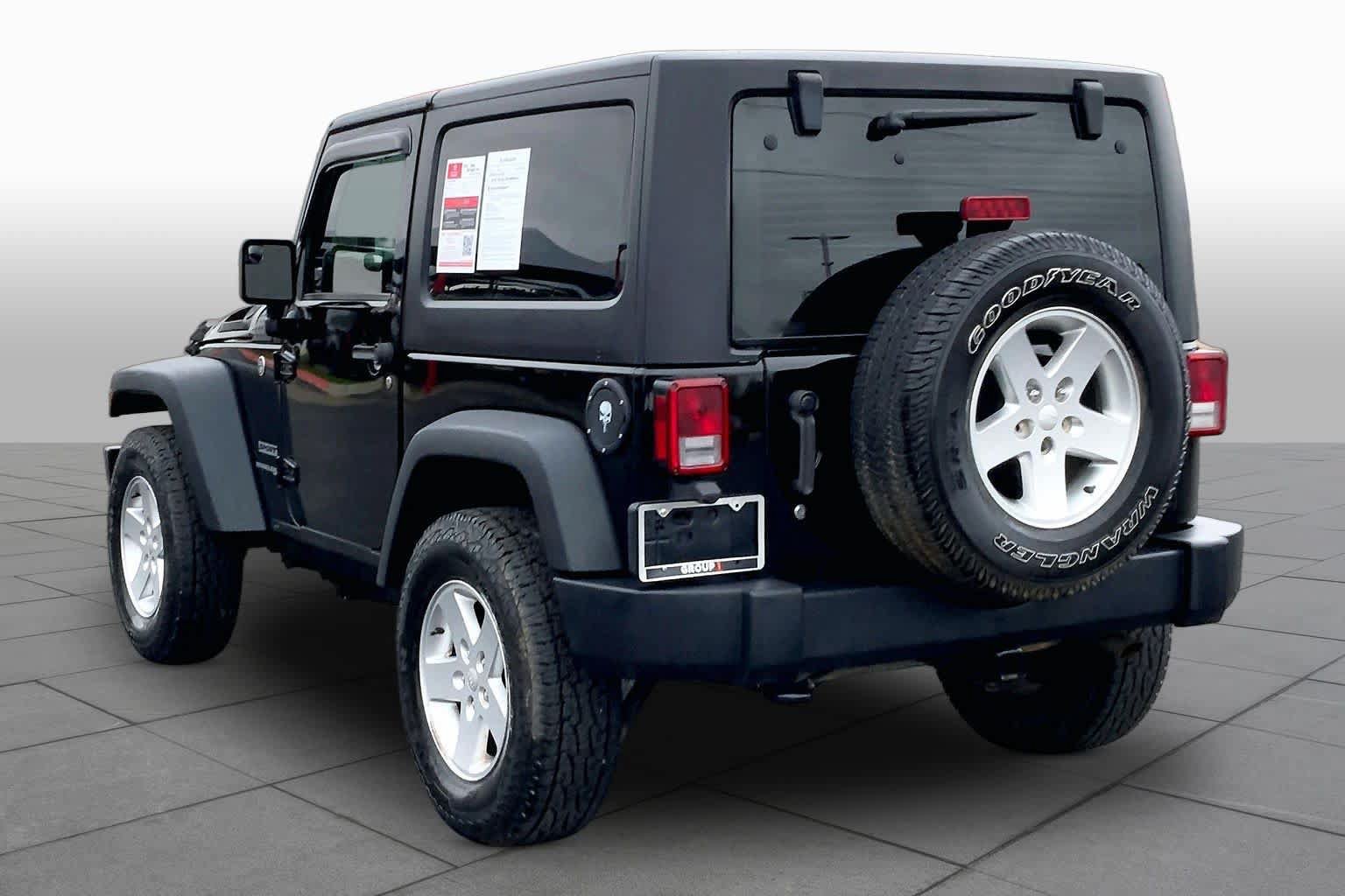 Used 2018 Jeep Wrangler Sport AWD/4WD image 12