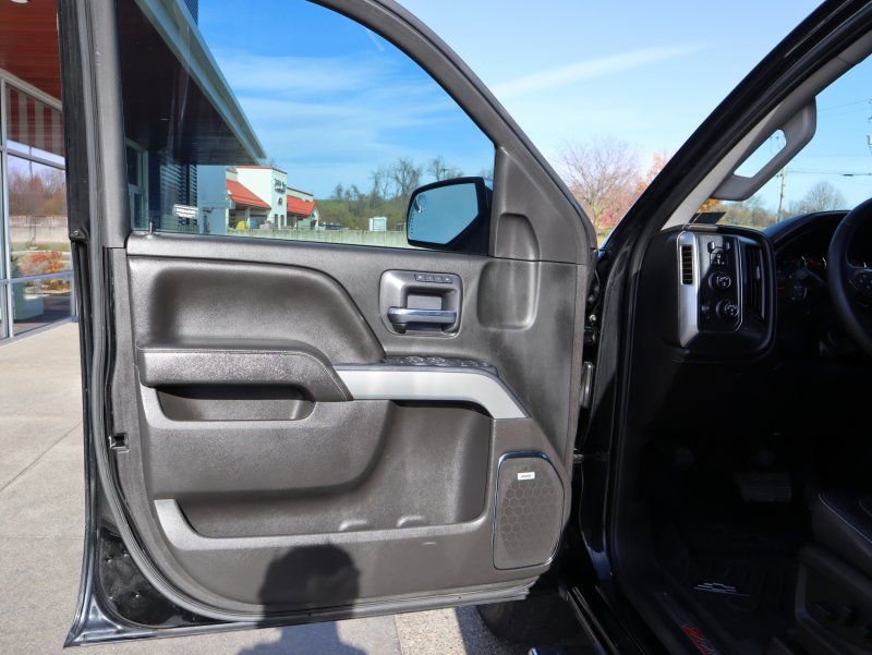 Used 2018 Chevrolet Silverado 1500 LTZ Z71 w/ LTZ Plus Package AWD/4WD image 16
